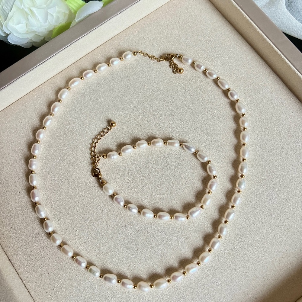 Freshwater Pearl Bracelet - Picture 2 of 2